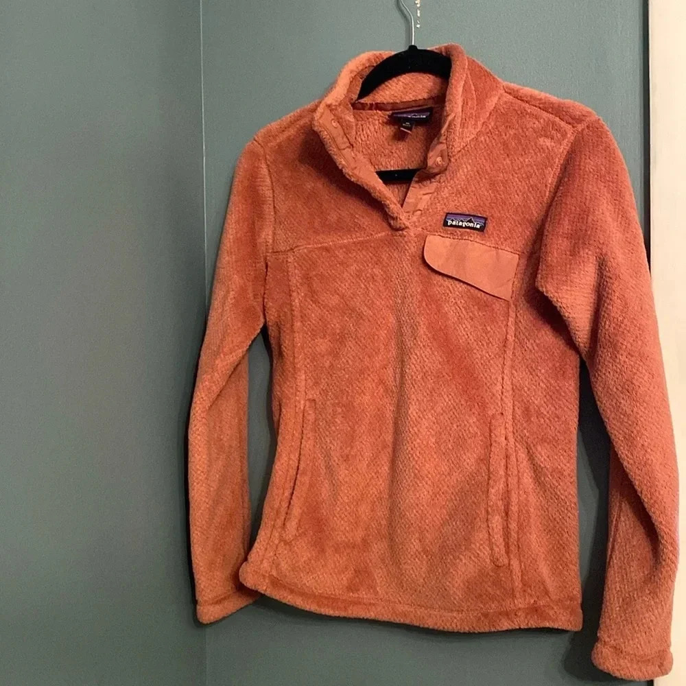 Patagonia womens XS pull over fleece - orange/coral- great conditon